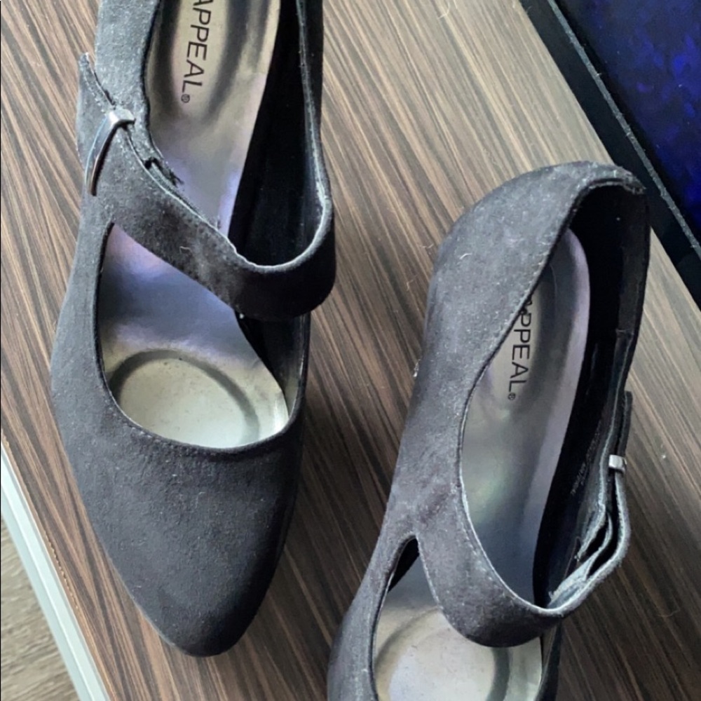 Size 9 black heels